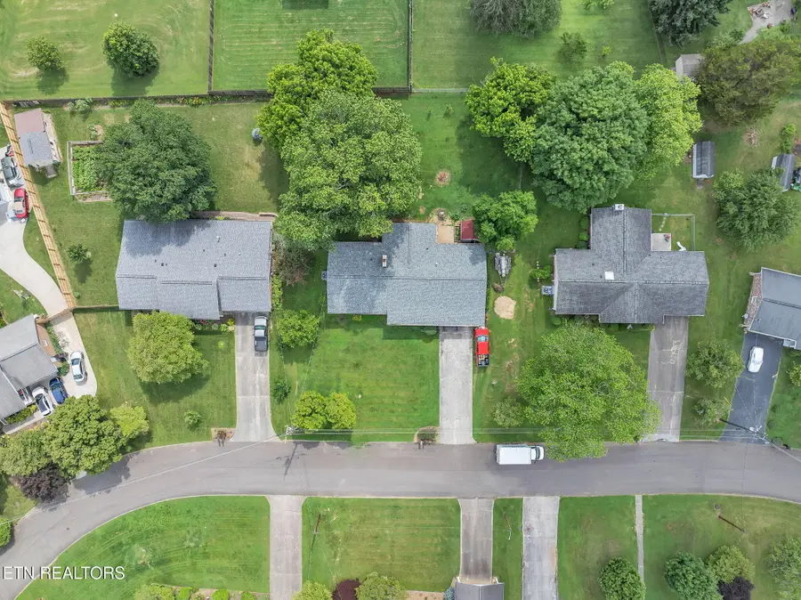 3413 N Fountaincrest Drive, Knoxville, TN 37918 - #3