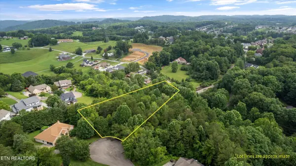 8014 Fieldstone Rd, Knoxville, TN 37938