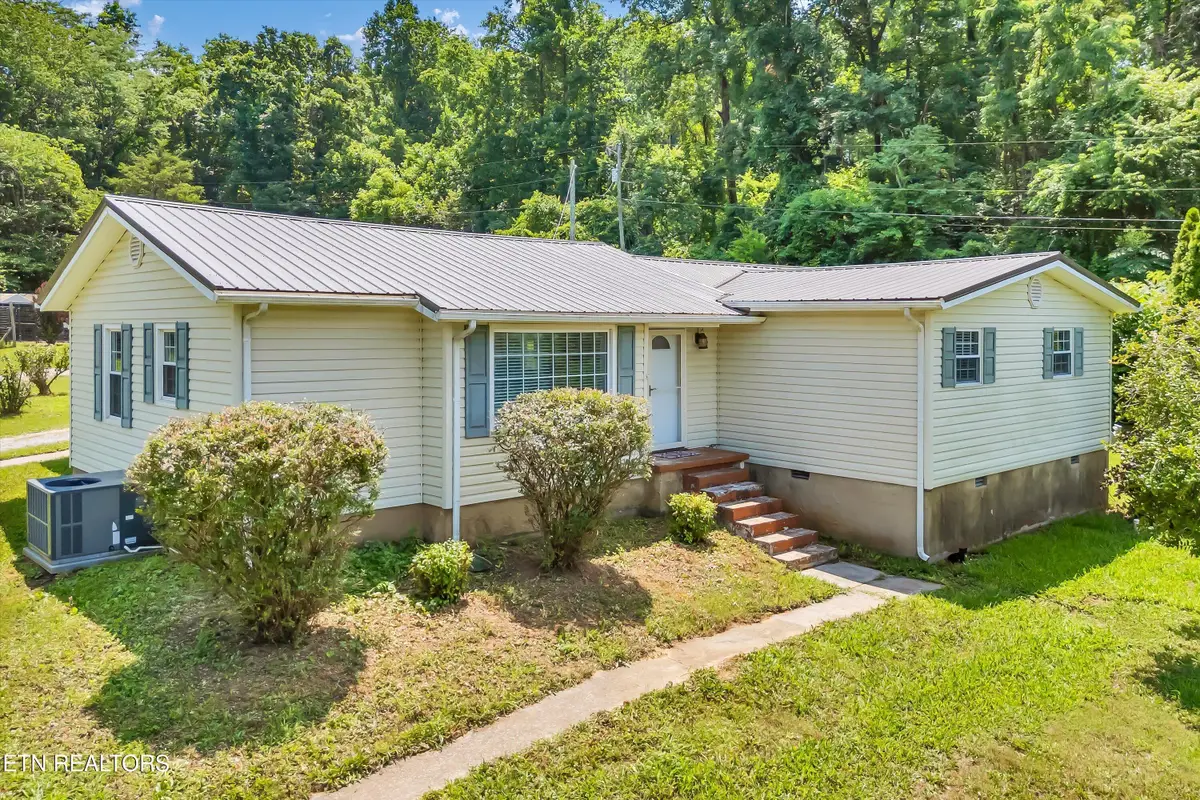 921 Niles Ferry Rd, Greenback, TN 37742 - #1