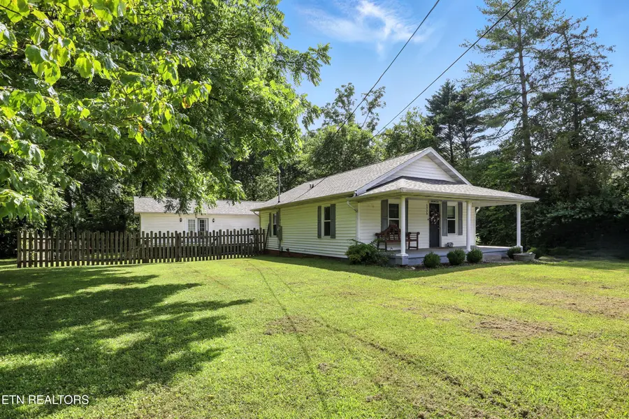 1733 Forster St, Maryville, TN 37803 - #2