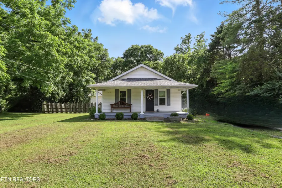 1733 Forster St, Maryville, TN 37803 - #3