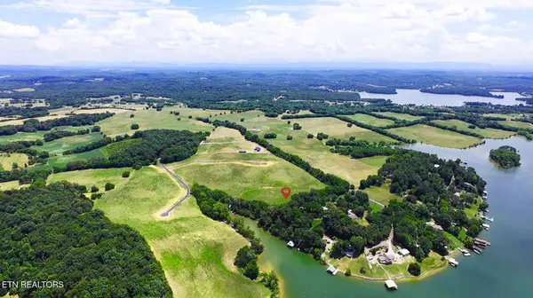 3829 Gravelly Hills Rd, Louisville, TN 37777