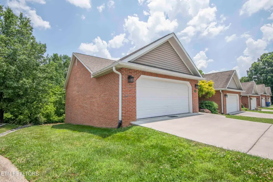 7300 Brook Run Way, Knoxville, TN 37920 - #2