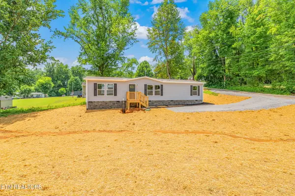 133 Ford Ave, Harriman, TN 37748