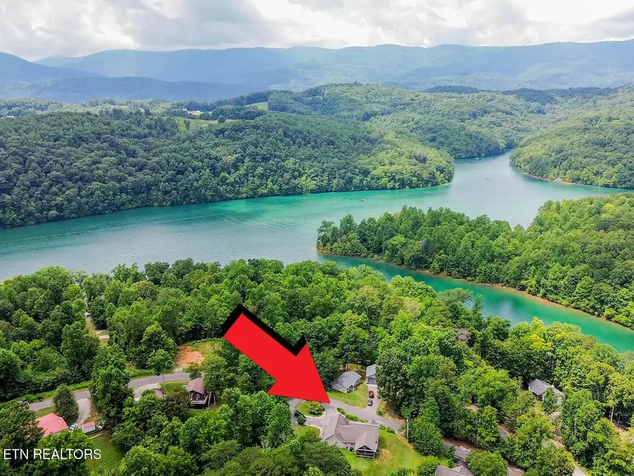 667 Pine Hollow Rd, Jacksboro, TN 37757 - #2