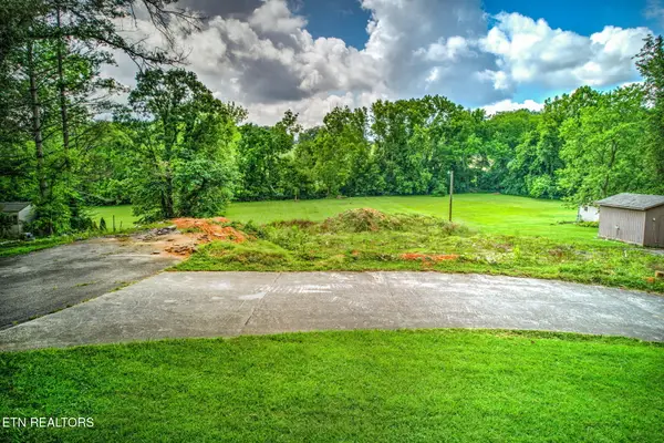 1350 Hopewell Rd, Knoxville, TN 37920