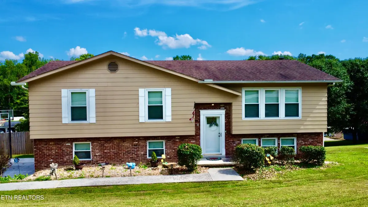 131 Red Bud Drive, Harriman, TN 37748 - #1