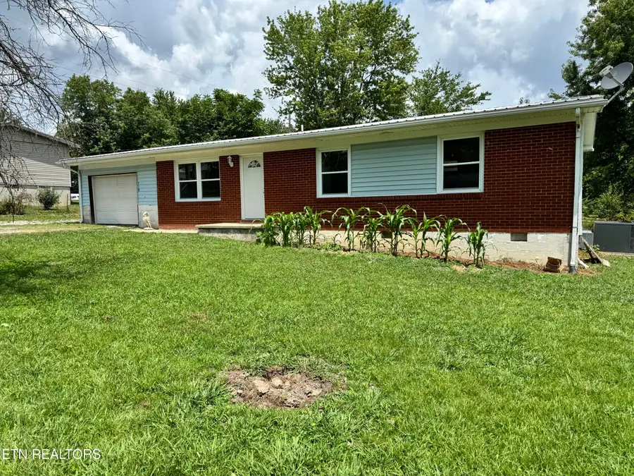 318 Sadie St, Jamestown, TN 38556 - #2