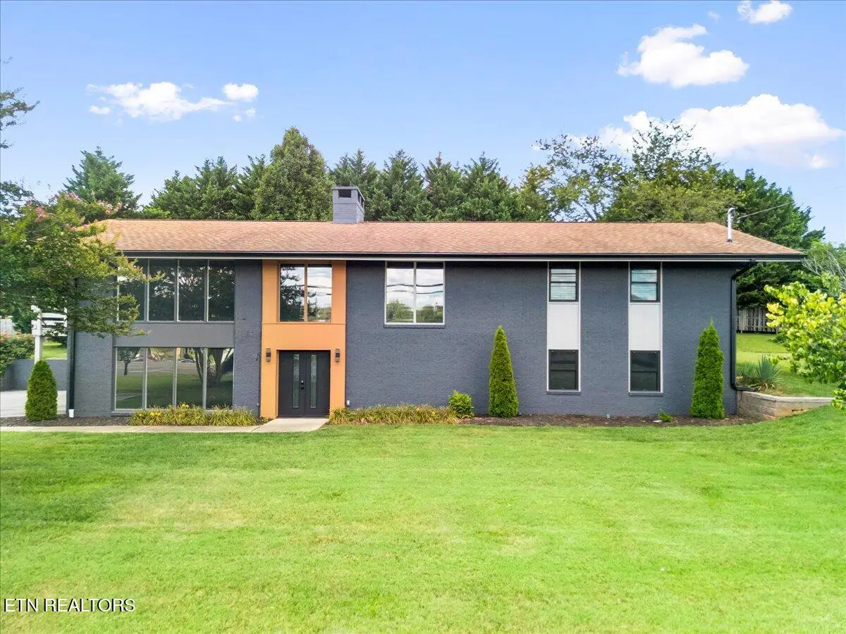 813 N Cedar Bluff Rd, Knoxville, TN 37923 - #1