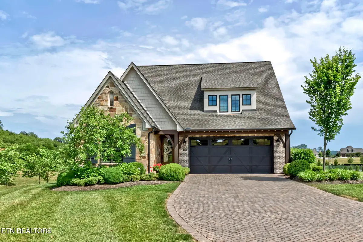 274 E Highlands Circle, Lenoir City, TN 37772 - #1