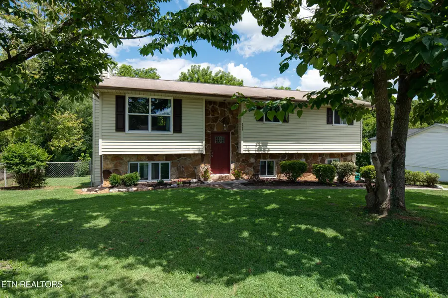 7712 S Whispering Oak Circle, Powell, TN 37849 - #2