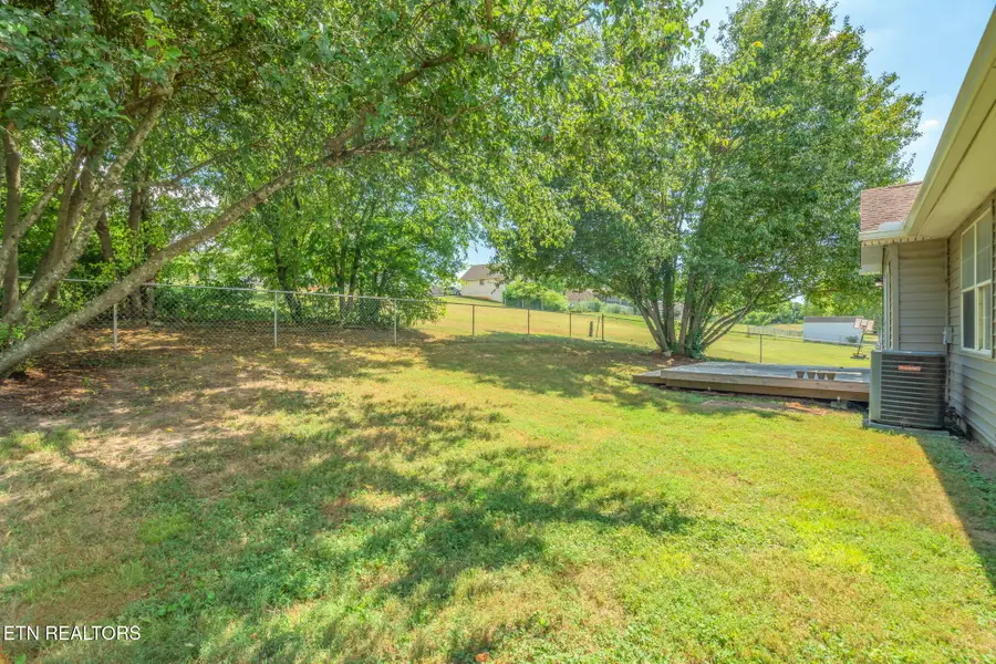 8404 Old Midway Rd, Lenoir City, TN 37772 - #3