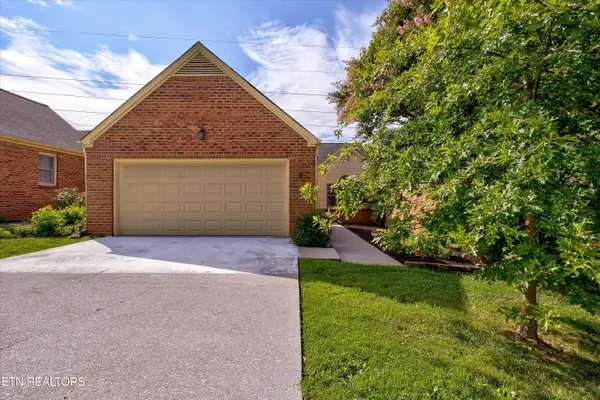 8430 Woodbend Tr, Knoxville, TN 37919