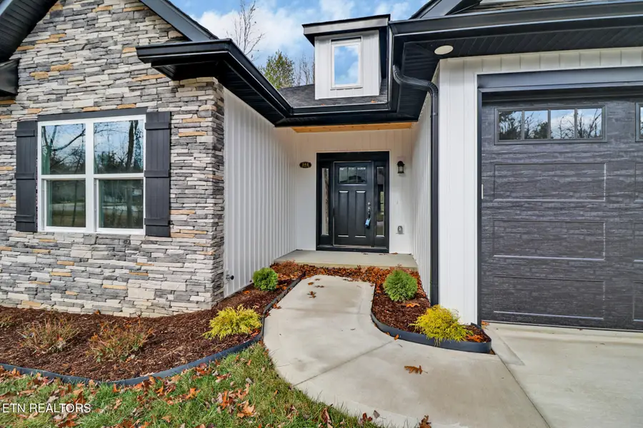 141 Windsor Rd, Crossville, TN 38558 - #2