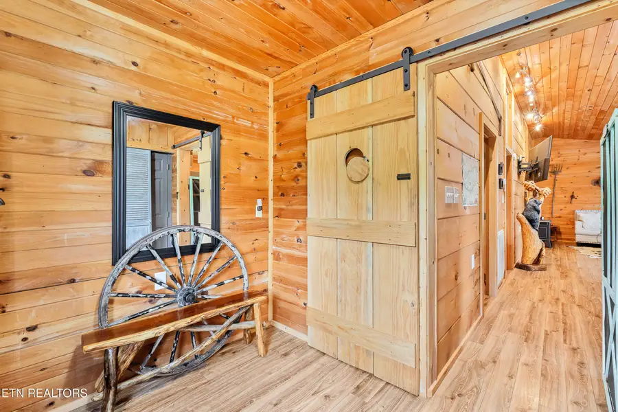 1148 Laurel Rd, Townsend, TN 37882 - #3