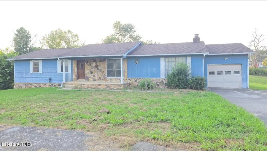 130 Third St, Rockwood, TN 37854 - #2