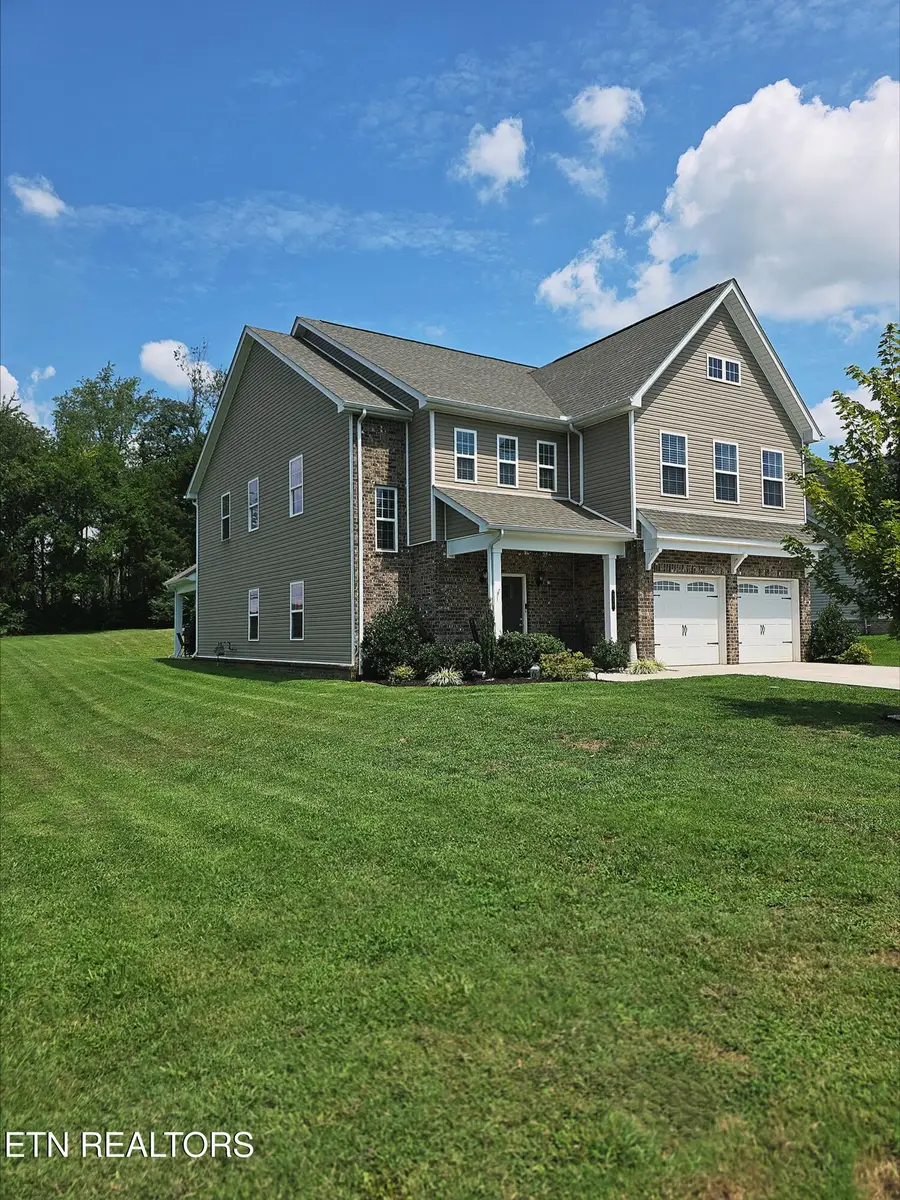 131 E Glenview Drive, Lenoir City, TN 37771 - #2