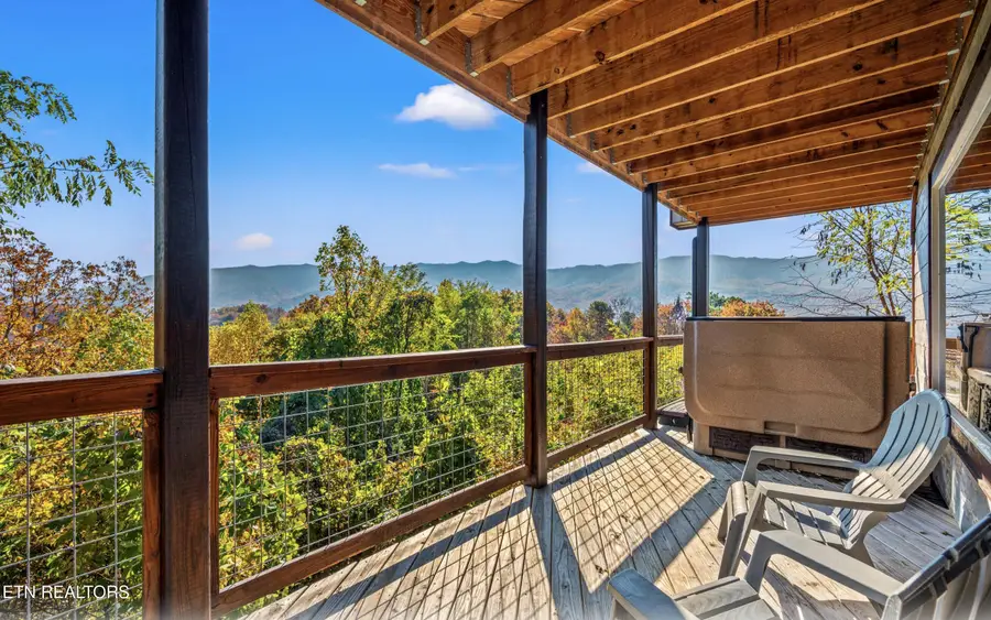 719 Upper Windsor Way, Gatlinburg, TN 37738 - #2