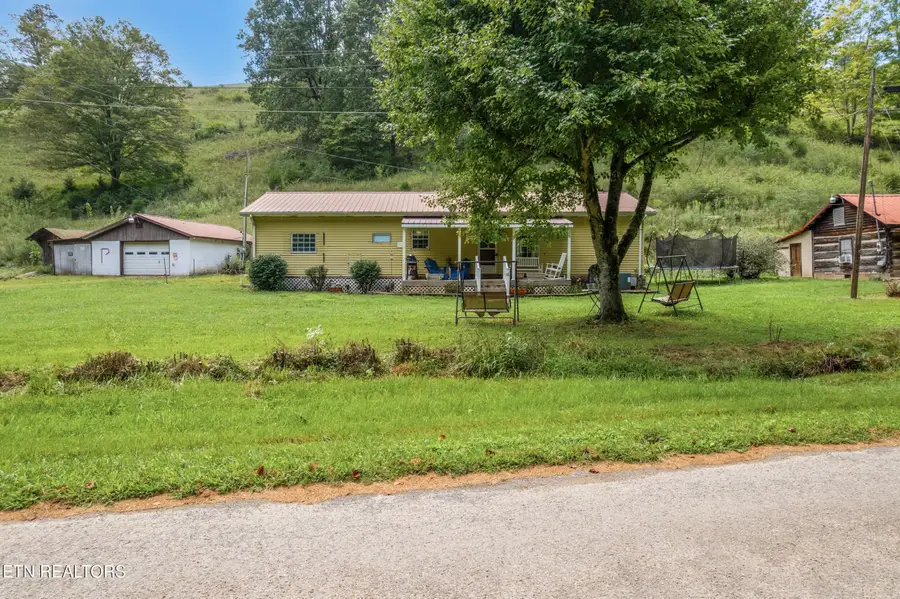 323 Vannoy Rd, Tazewell, TN 37879 - #2