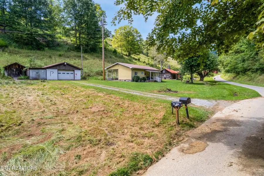 323 Vannoy Rd, Tazewell, TN 37879 - #3