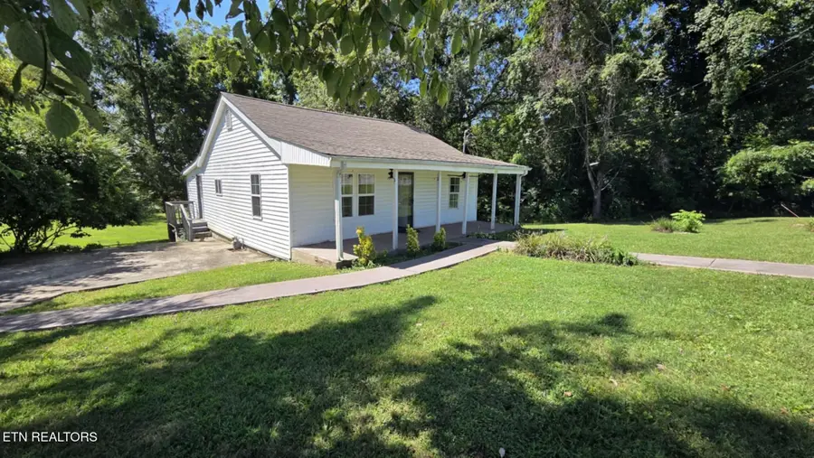 638 E First St, Crossville, TN 38555 - #2