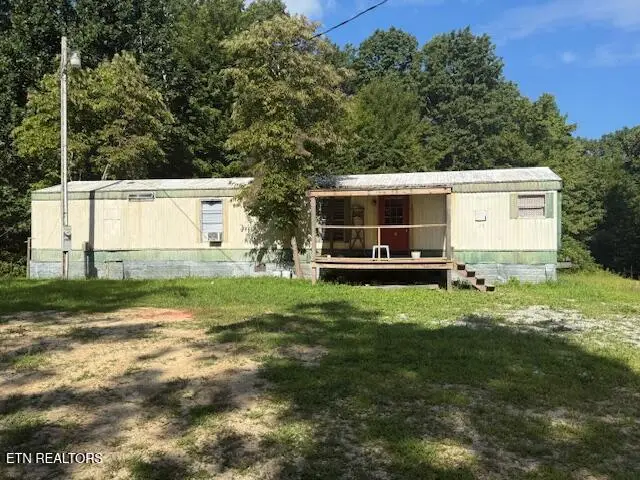 1022 Deer Lodge Hwy, Sunbright, TN 37872 - #1