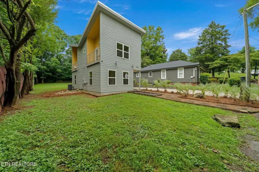 1327 Brown Ave, Knoxville, TN 37917 - #2
