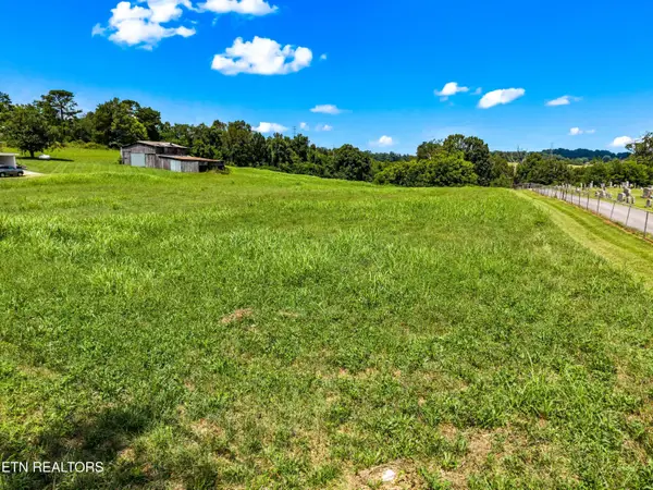 6899 Beacon Light Rd, Whitesburg, TN 37891