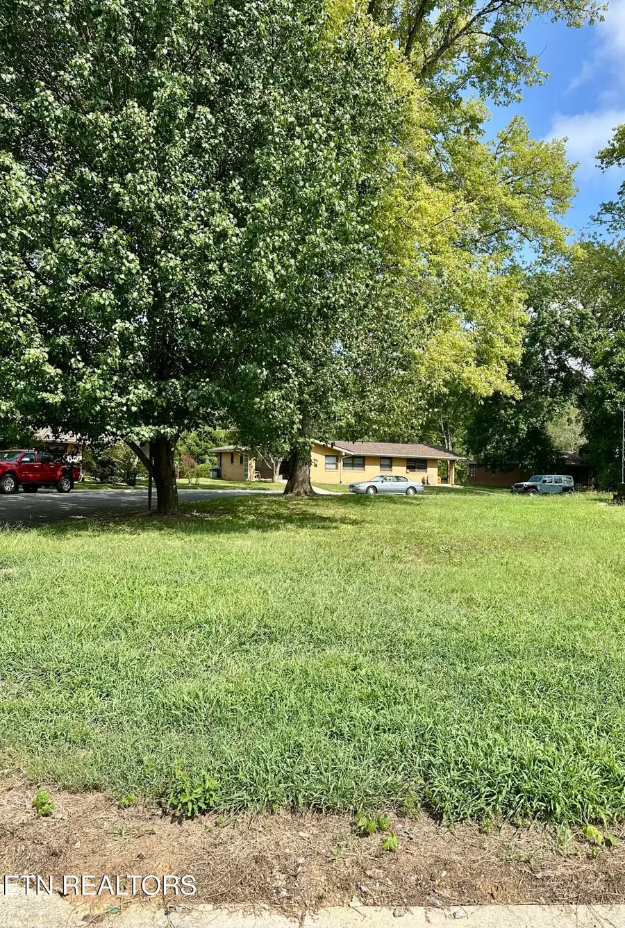 428 Kingston Avenue, Oliver Springs, TN 37840 - #2