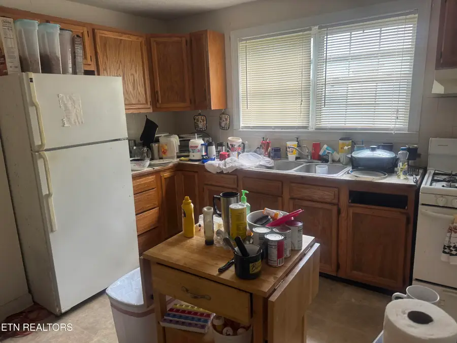 1870 NE Baugh St, Cleveland, TN 37311 - #3