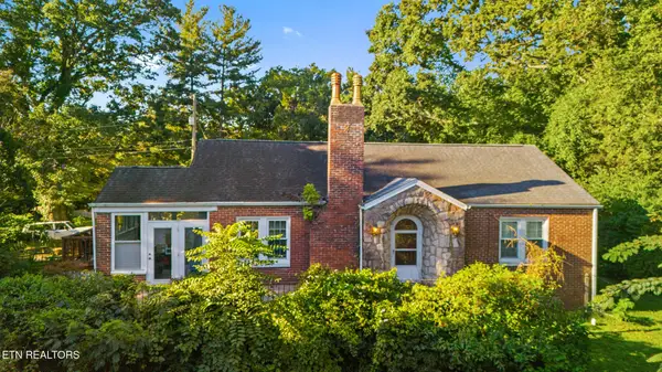 4303 Pleasant Ridge Rd, Knoxville, TN 37912