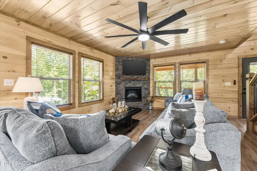 3194 Emerald Springs Loop, Sevierville, TN 37862 - #2