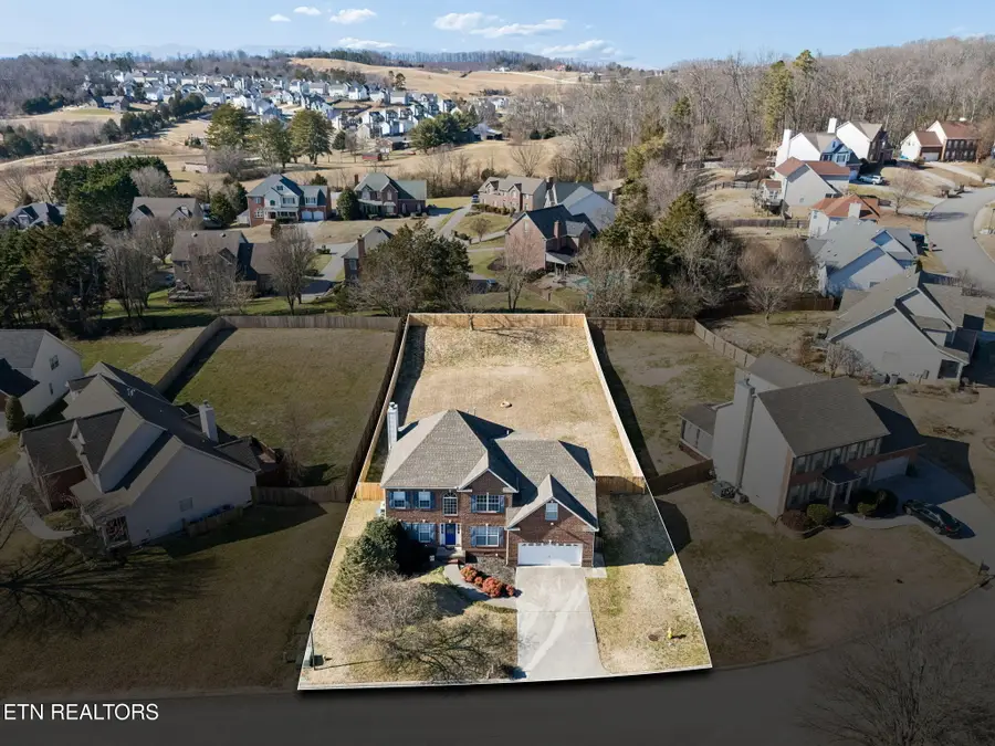 1365 Wineberry Rd, Powell, TN 37849 - #3