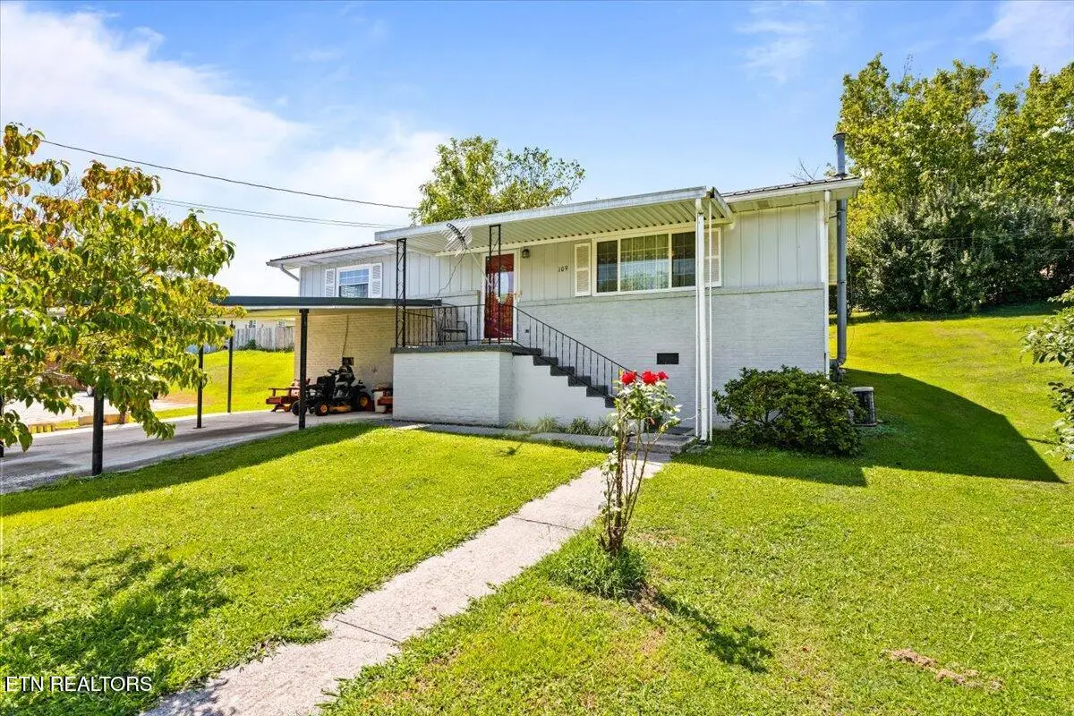 109 N 23rd St, Lafollette, TN 37766 - #1