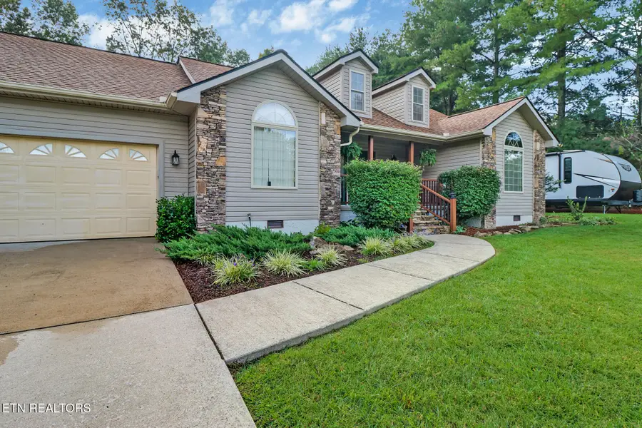 422 Pine Grove Rd, Crossville, TN 38571 - #2