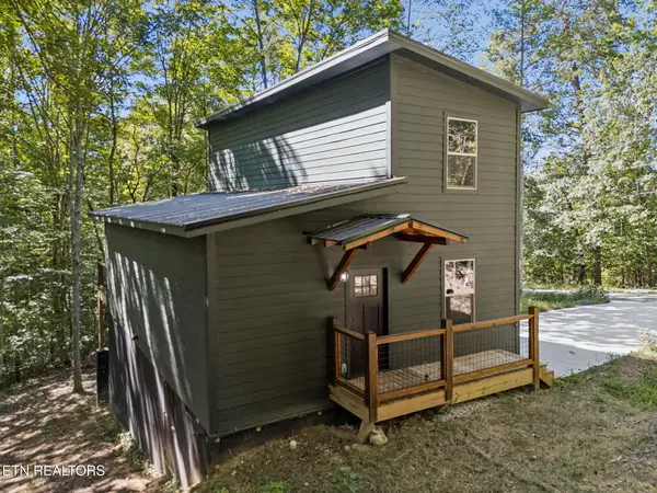 717 Country Oaks Lane, LaFollette, TN 37766