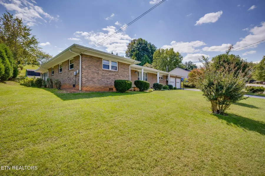 604 Willowood Dr. Drive, Johnson City, TN 37604 - #2