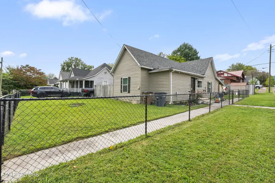 335 E Quincy Ave, Knoxville, TN 37917 - #3