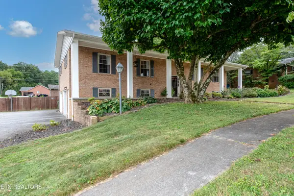 402 Montvale Station Rd, Maryville, TN 37803