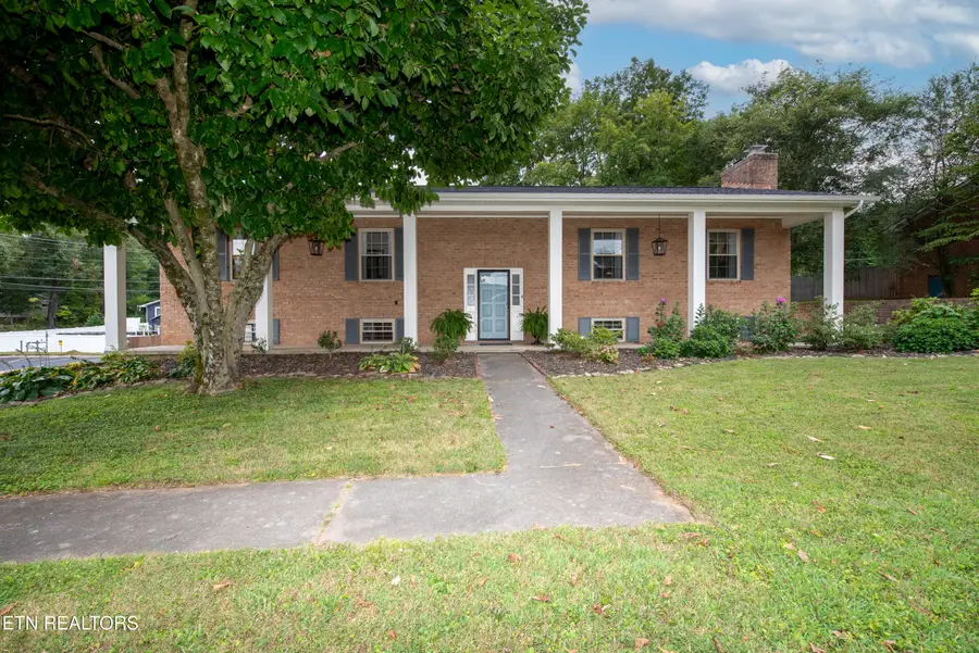 402 Montvale Station Rd, Maryville, TN 37803 - #3