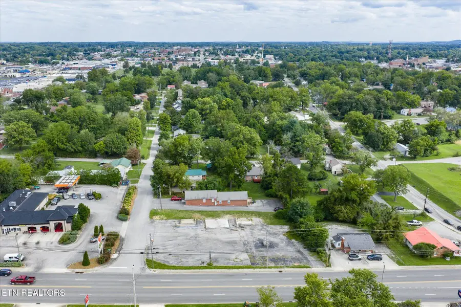 39 W Jackson St, Cookeville, TN 38501 - #2