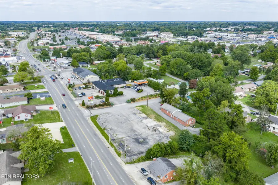 39 W Jackson St, Cookeville, TN 38501 - #3