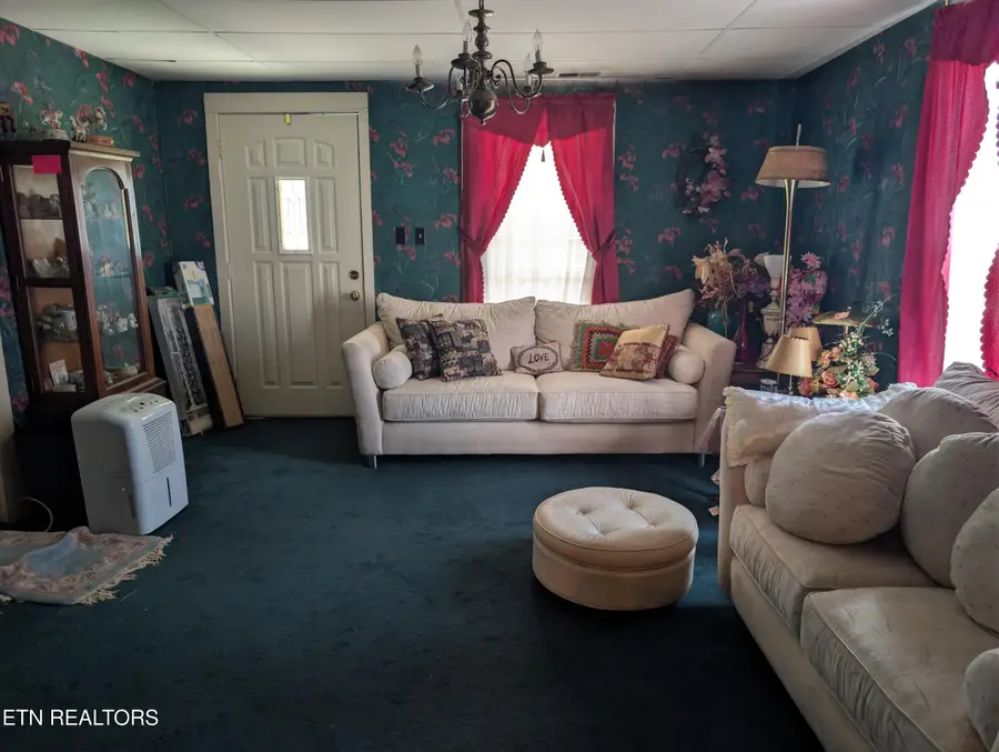 1720 Exeter Ave, Middlesboro, KY 40965 - #3