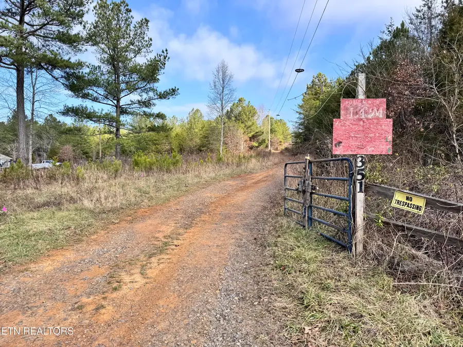 351 White Plains Rd, Vonore, TN 37885 - #3