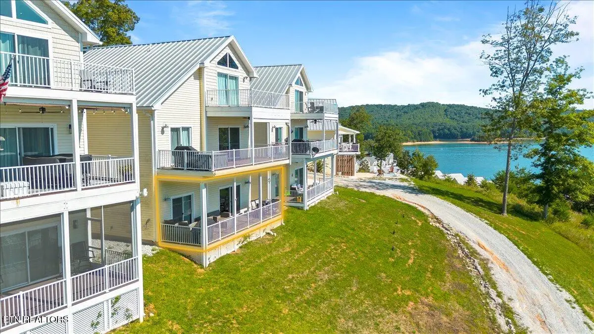 195 N Deer Village Lane #B, Lafollette, TN 37766 - #1