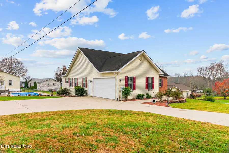 273 Washington Street St, Crossville, TN 38572 - #3