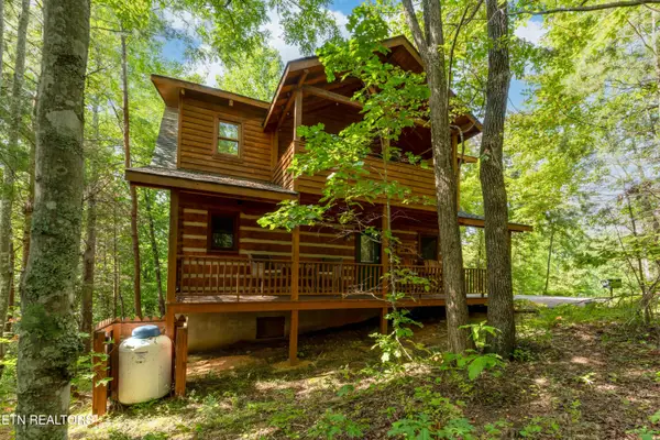 560 Thissa Way, Gatlinburg, TN 37738