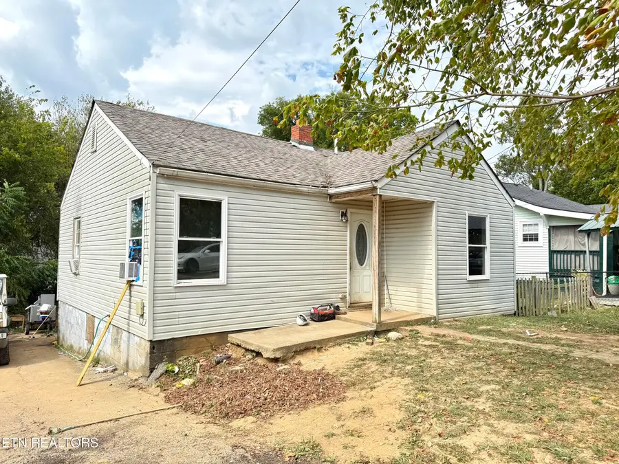 3229 Shields Ave, Knoxville, TN 37914 - #2