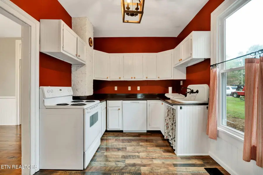 214 Mccaslin Ave, Sweetwater, TN 37874 - #2