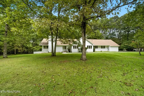 696 Laurel Circle, Crossville, TN 38555